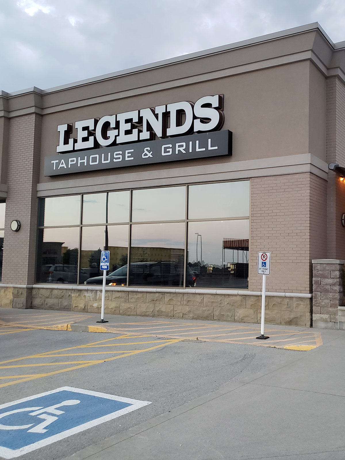 Legends Tap House & Grill - Paris, Ontario